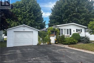 Bungalow for Sale, 19 George Street, Strathroy-Caradoc (SE), ON