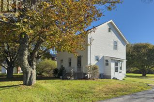 House for Sale, 323 Pleasant Street, Yarmouth, NS