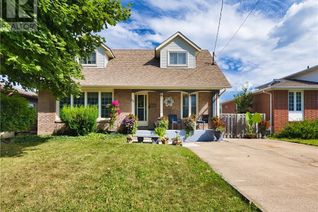 Detached House for Sale, 15 Stonegate Drive, St. Catharines, ON