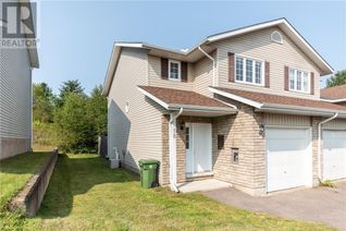 Freehold Townhouse for Sale, 18 Northbrook Street, Petawawa, ON