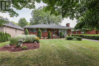 Detached House for Sale, 66 Summit Avenue, Welland, ON