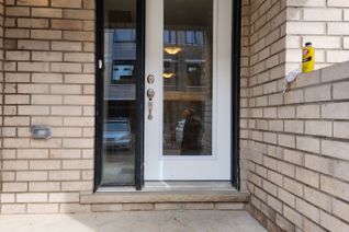 Freehold Townhouse for Sale, 585 Colborne St #905, Brantford, ON