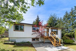 House for Sale, 560 Sumac Dr, Qualicum Beach, BC