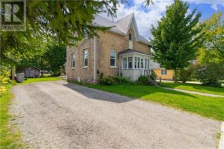 Property for Sale, 424 Royal Street E, Listowel, ON