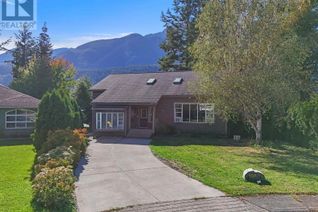 Property for Sale, 1009 Cypress Place, Squamish, BC