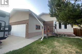 Detached House for Sale, 404 Parsons Avenue, Maple Creek, SK