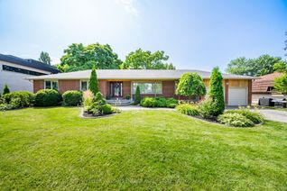 Detached House for Sale, 851 Swiss Hts, Oshawa, ON