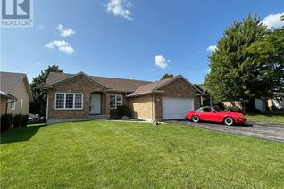 Detached House for Sale, 444 Grandview Road, Wingham, ON