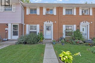 Freehold Townhouse for Sale, 2972 Meadowbrook Lane #1, Windsor, ON