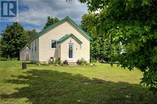 Detached House for Sale, 9 Mcandrews Road E, Westport, ON