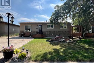 Bungalow for Sale, 834 Isabelle Street, Estevan, SK