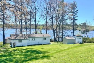 Cottage for Sale, 32 Quinte View Rd, Greater Napanee, ON