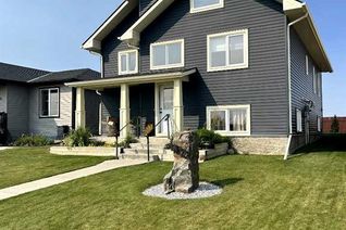 House for Sale, 1022 Livingston Way, Pincher Creek, AB