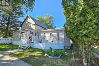 Detached House for Sale, 408 Duffield Street W, Moose Jaw, SK