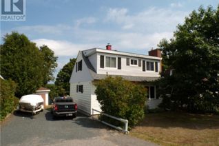 Detached House for Sale, 44 Central Avenue, Elliot Lake, ON