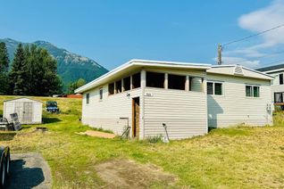 Detached House for Sale, 709 Balmer Crescent, Elkford, BC