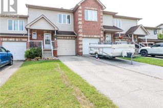 Freehold Townhouse for Sale, 44 Parkside Crescent, Angus, ON