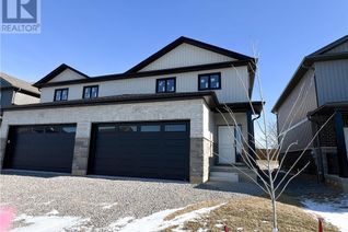 Semi-Detached House for Sale, 107 Amber Street, Waterford, ON