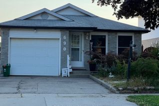 Bungalow for Rent, 690 Elgin St N #Main, Cambridge, ON