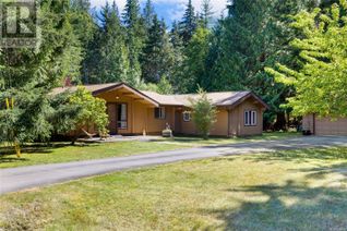 Detached House for Sale, 3826 Charlton Dr, Qualicum Beach, BC