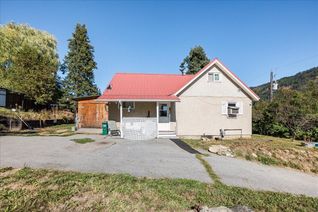 House for Sale, 1955 Eastview Street, Fruitvale, BC