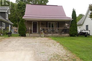 Detached House for Sale, 225 Mary Street, Clinton, ON