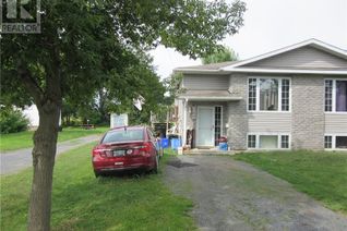 Semi-Detached House for Sale, 2168 Pitt Street, Cornwall, ON