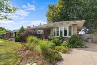 Bungalow for Sale, 54 Beacon Ave, Hamilton, ON