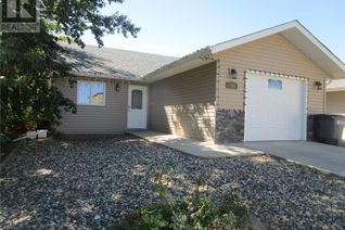 Townhouse for Sale, 106 5th Avenue E, Assiniboia, SK