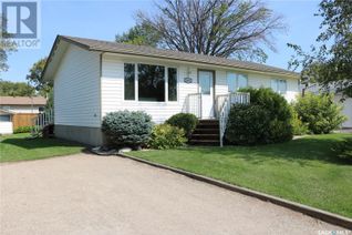 Bungalow for Sale, 1604 Windover Avenue, Moosomin, SK