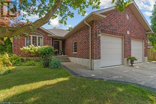 Bungalow for Sale, 215 Armstrong Street W, Listowel, ON