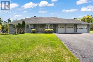 Detached House for Sale, 40 Blue Danube Way, Pembroke, ON