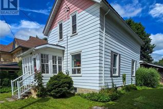 Detached House for Sale, 39 Queen Street, Markdale, ON