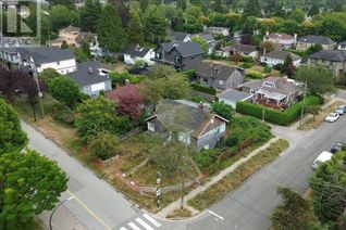 Detached House for Sale, 2092 W 57th Avenue, Vancouver, BC