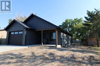 Bungalow for Sale, 522 2 Street S, Grassy Lake, AB