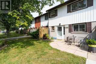 Townhouse for Sale, 1251 Redbank Crescent, Oakville (College Park), ON