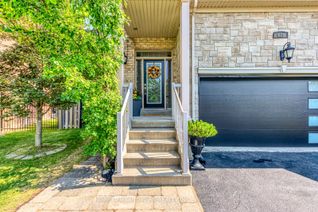 Freehold Townhouse for Sale, 416 Spring Blossom Cres, Oakville, ON