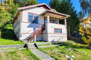 Detached House for Sale, 5782 Willow Ave, Powell River, BC