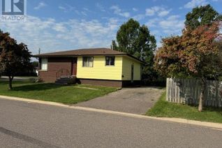 Detached House for Sale, 129 Spruce Court, Thunder Bay, ON