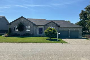 Bungalow for Sale, 1 HAMILTON St, North Middlesex, ON