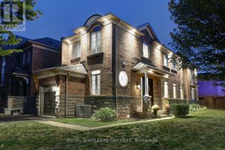 Freehold Townhouse for Sale, 3449 Robin Hill Circle, Oakville (Bronte West), ON