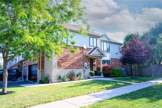 Freehold Townhouse for Sale, 111 Magnolia Crescent, Grimsby, ON