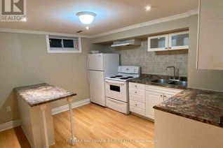 Semi-Detached House for Rent, 24 Hillview Drive #BSMNT, Newmarket (Bristol-London), ON