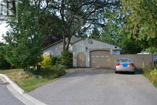 Bungalow for Rent, 15 Browning Court #Main Fl, Aurora (Aurora Highlands), ON