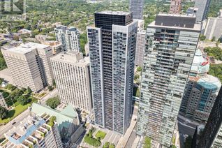 Condo Apartment for Sale, 28 Ted Rogers Way #4204, Toronto (Church-Yonge Corridor), ON