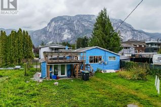 Bungalow for Sale, 37956 Fourth Avenue, Squamish, BC