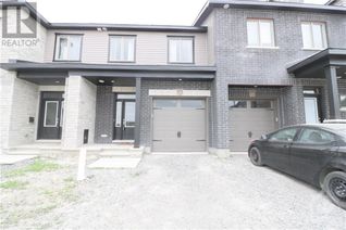 Townhouse for Rent, 530 Fawn Valley Private, Ottawa, ON