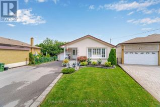 Detached House for Sale, 15 Bentwick Crescent, Toronto (Thistletown-Beaumonde Heights), ON