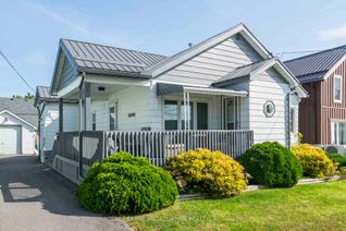 Detached House for Sale, 4 George St, Quinte West, ON