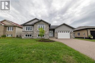 Detached House for Sale, 1051 Butler Boulevard, Petawawa, ON